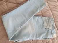 Jasne  spodnie  z  cienkiego  dżinsu marki Denim Co rozmiar L