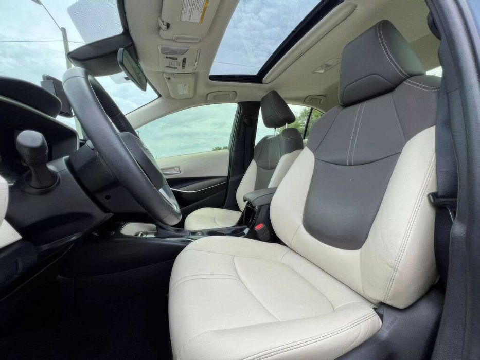 Toyota Corolla XLE      2021