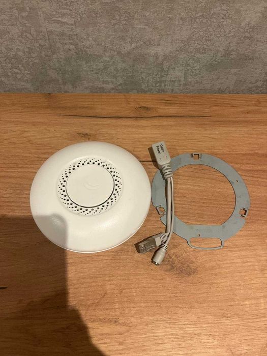 Точка доступу Wi-Fi Mikrotik cAP (RBcAP2nD)