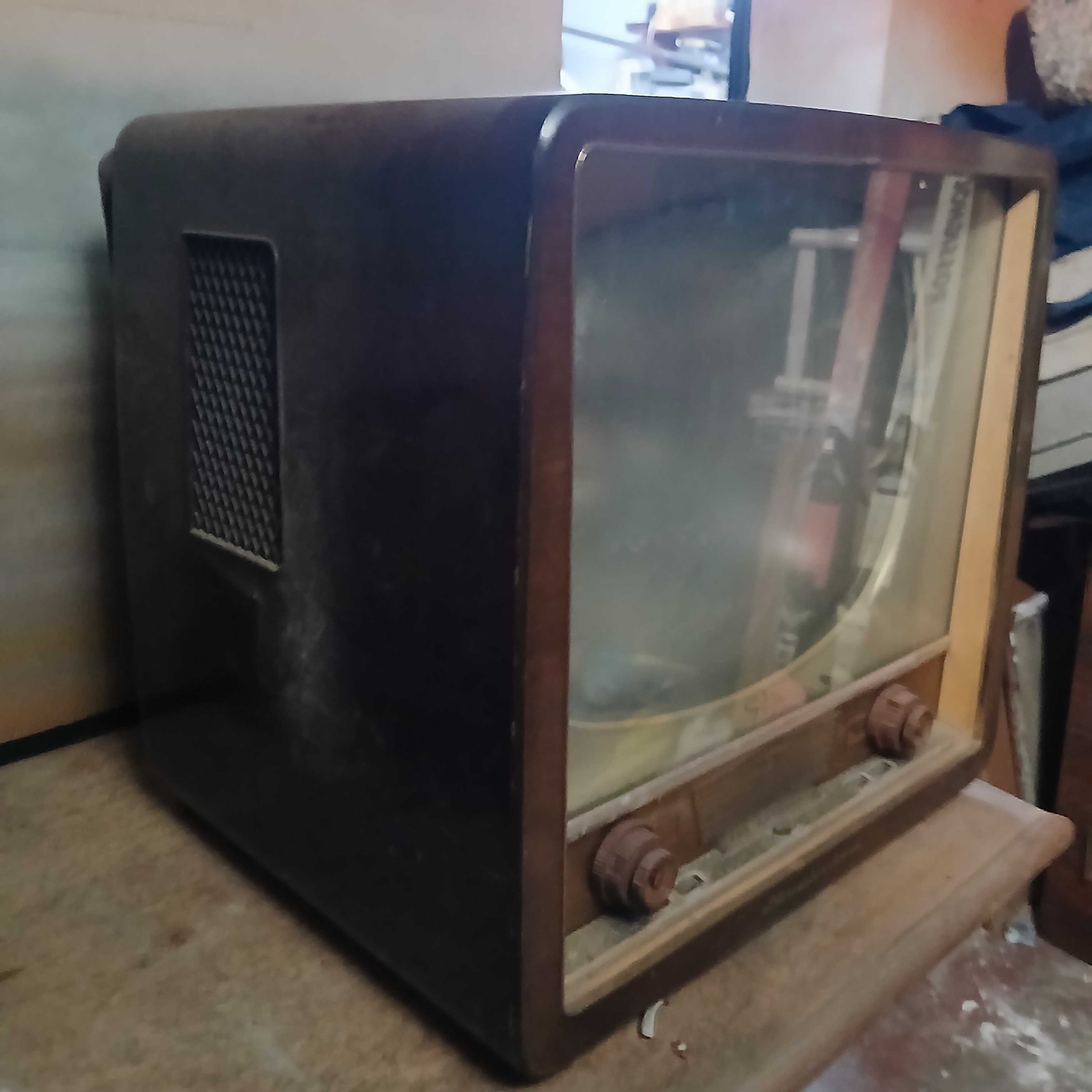 Televisão antiga