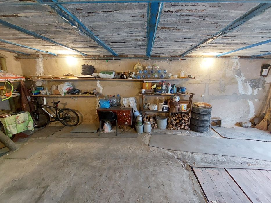 Продам великий гараж в м.Тернівка