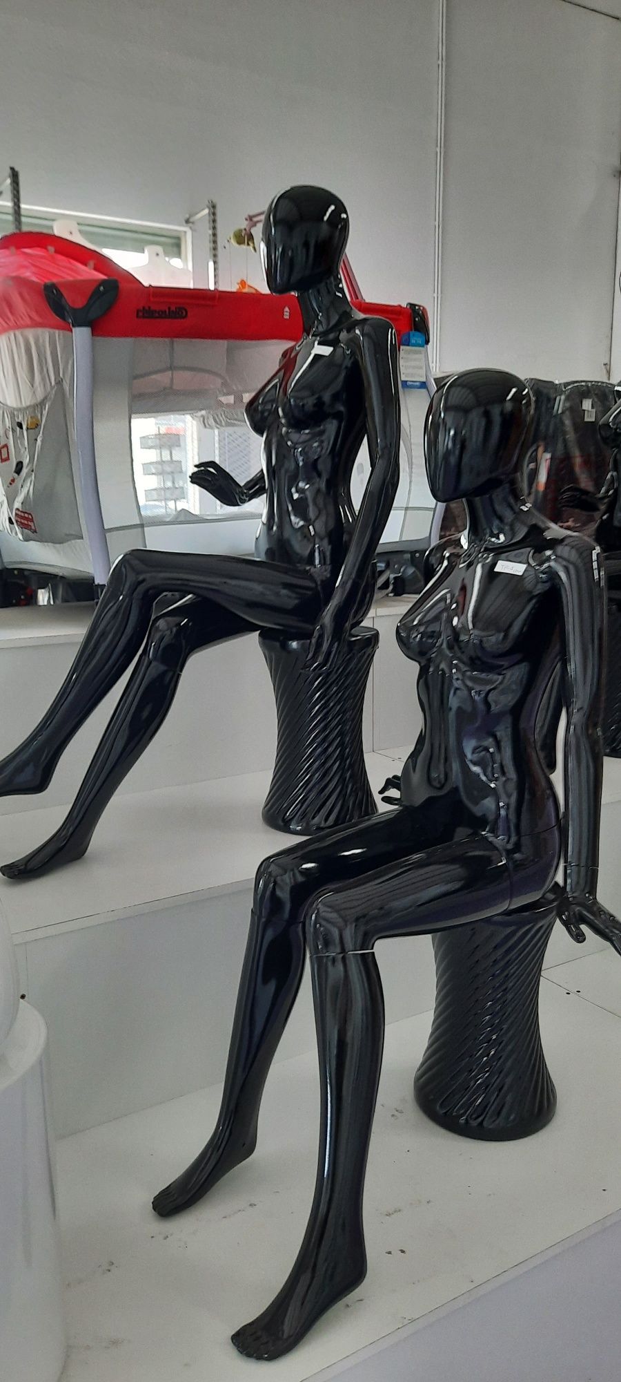 Manequins de adulto sentados (Novos)