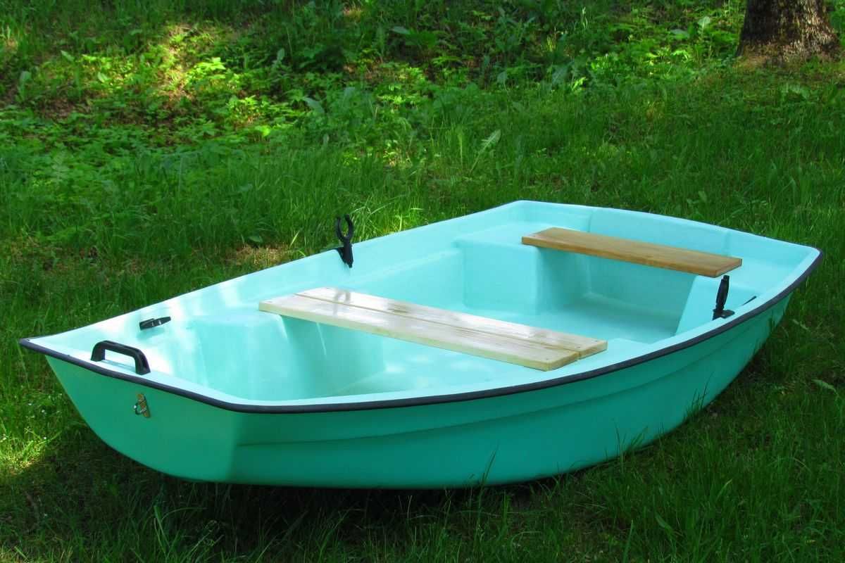 Mała łódka łódeczka bączek łódka wędkarska łódka rekreacyjna nowa.