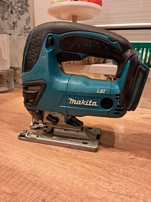 Oryginalna wyrzynarka aku. makita DJV180 LXT  na baterię 18V