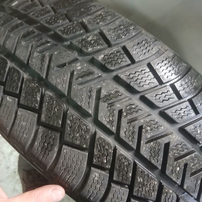 Alufelgi z oponami zimowymi toyota