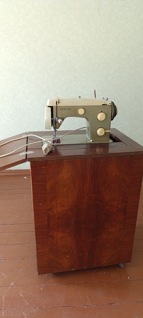 Продам швейную машинку textima veritas в рабочем состоянии.