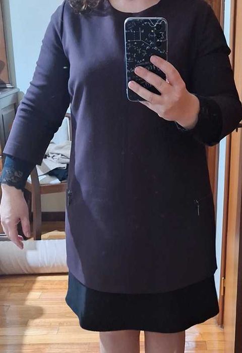 Vestido pelo joelho.