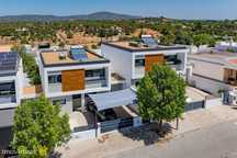 Moradia  T3 Moderna com Piscina - Pechão, Olhão