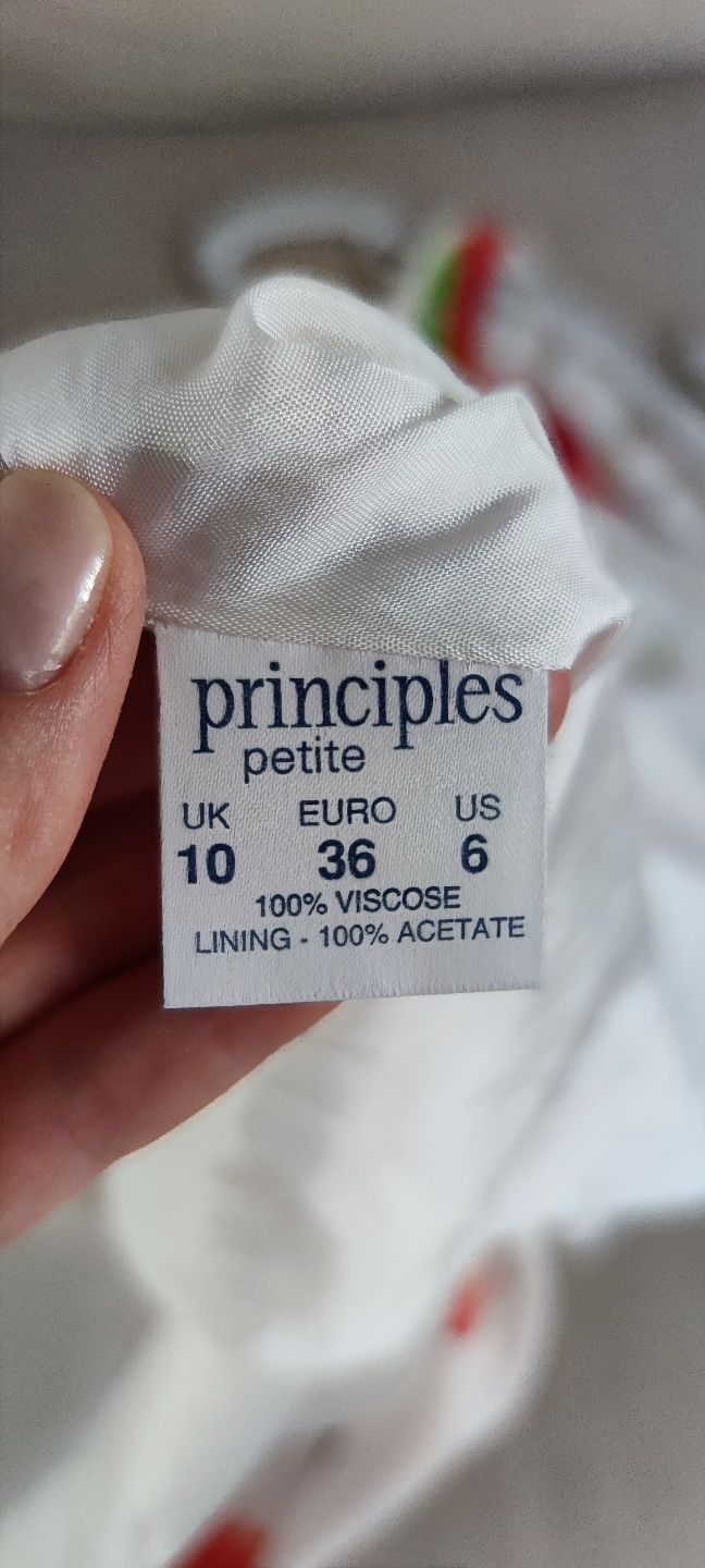 Sukienka Principles petite  M/38/10 wiskoza super skład biała kwiaty