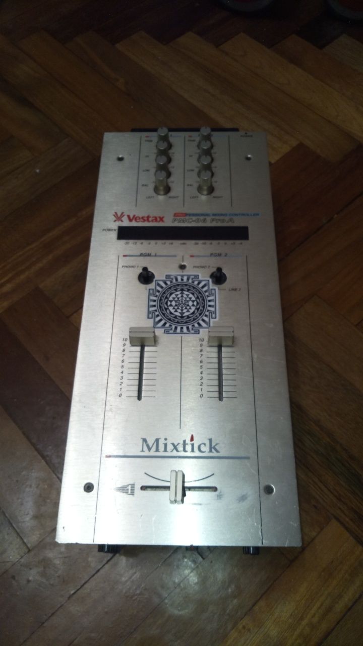 Діджейский пульт Vestax PMC 06 Pro A