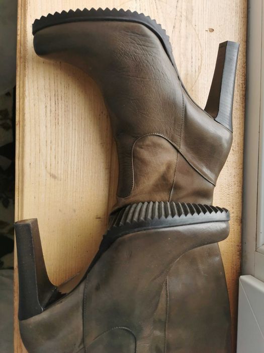 Продам стильні італійські шкіряні чоботи