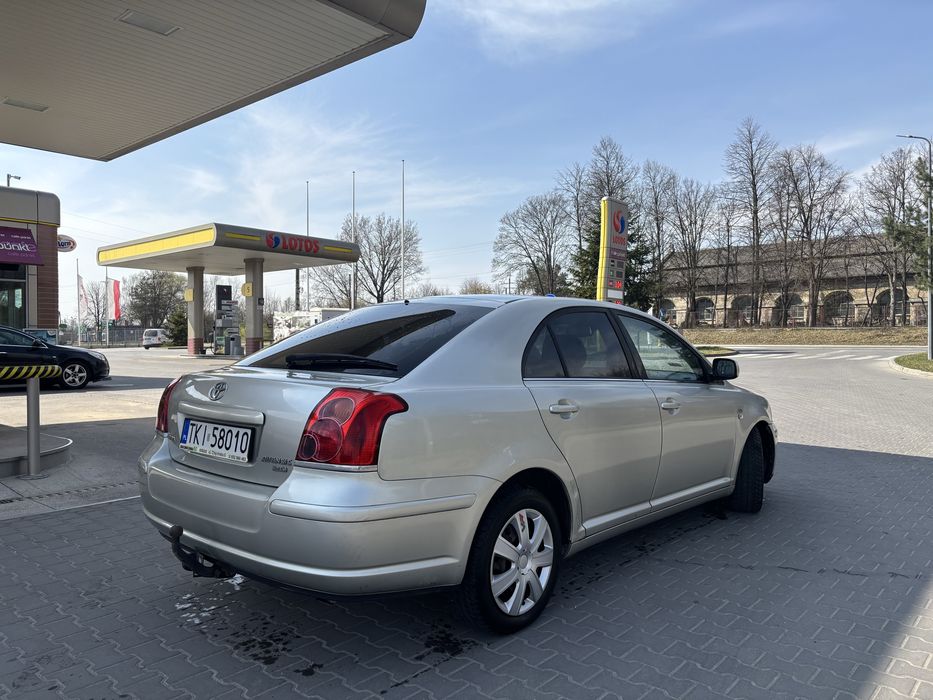 Toyota Avensis 2.0D4D 115KM HAK 2004