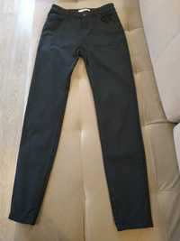 Damskie czarne spodnie rozmiar 36 "rurki"Reserved
