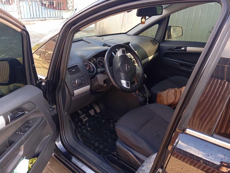 Опель зефіра 2010