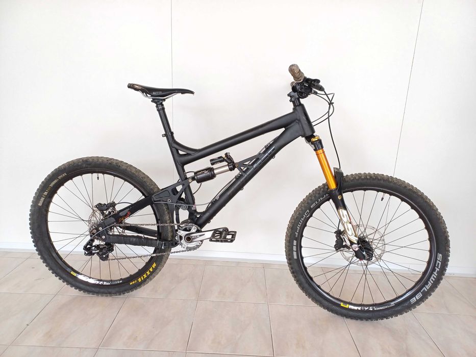 Bicicleta enduro Banshee Rune V2