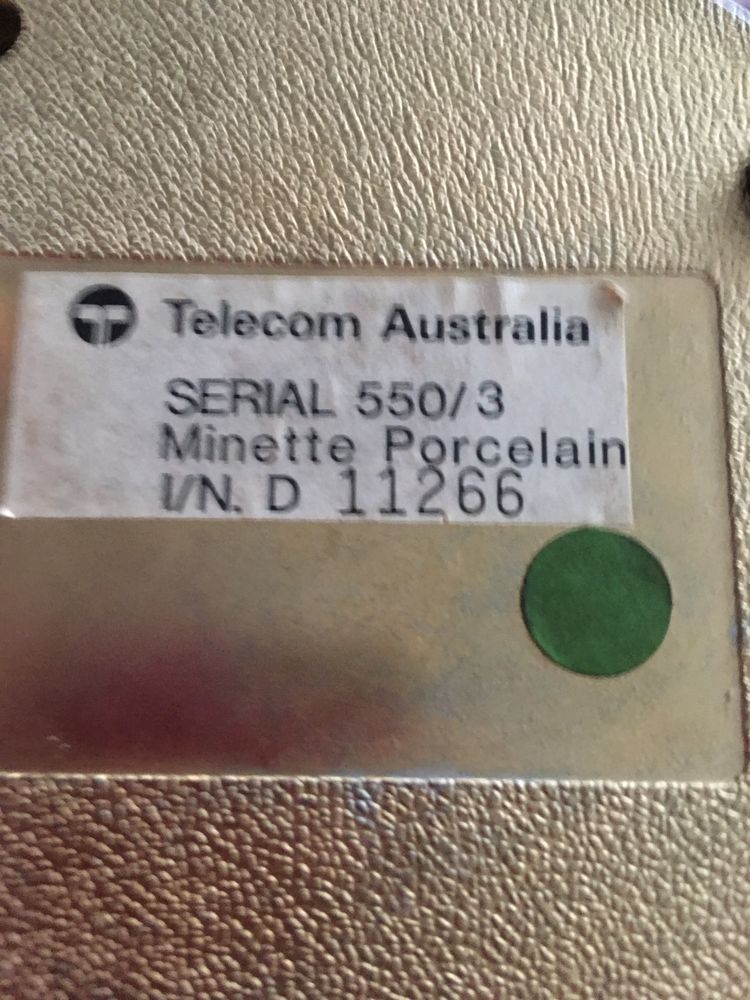 Telefone vintage pintado à mão estilo victoriano
