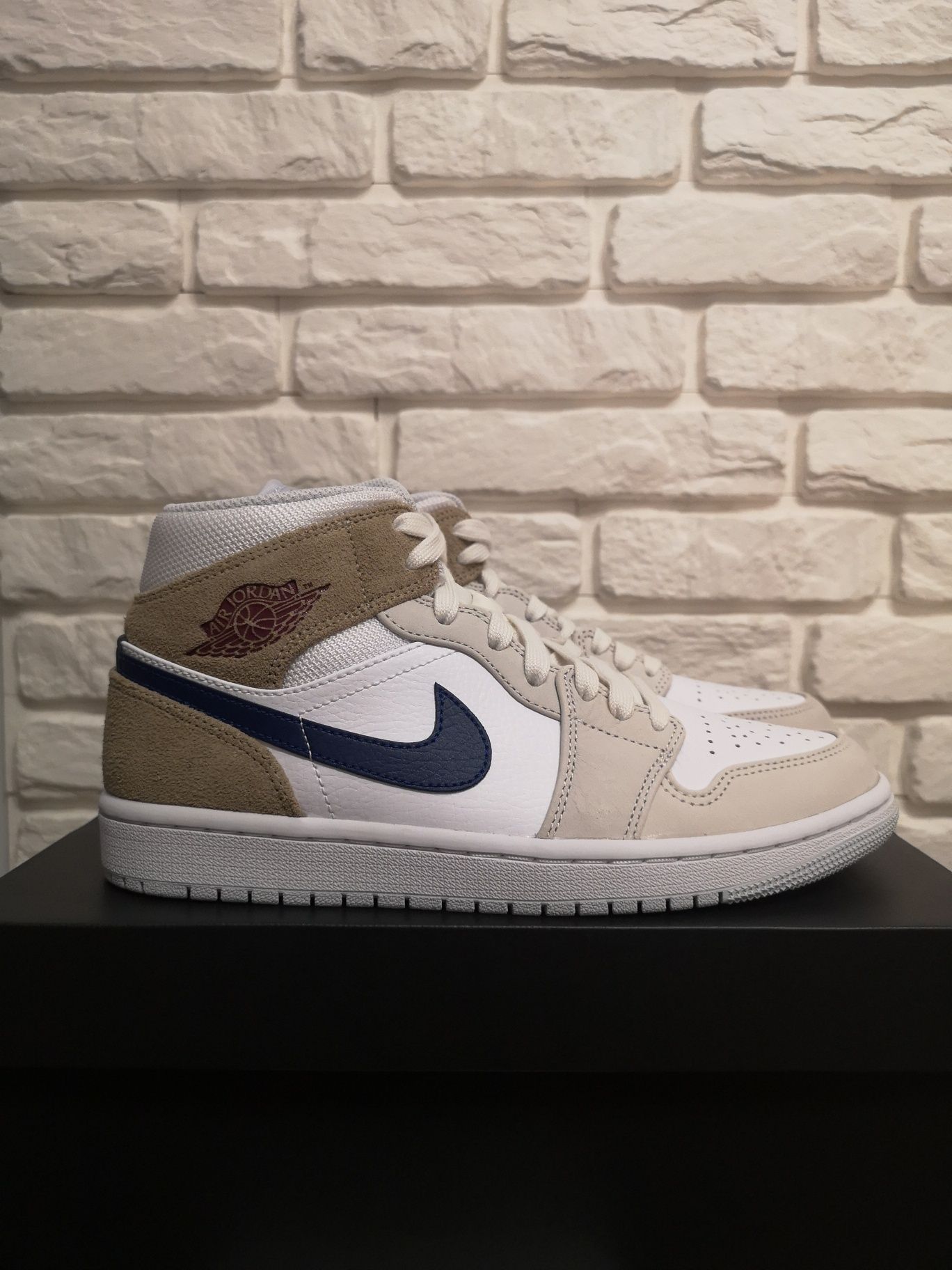 Nike Jordan 1 Mid Tan Suede 40