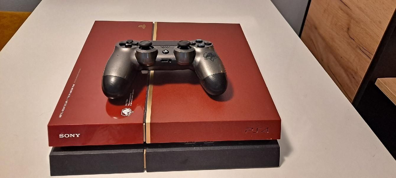 Konsola PlayStation PS4 + pad