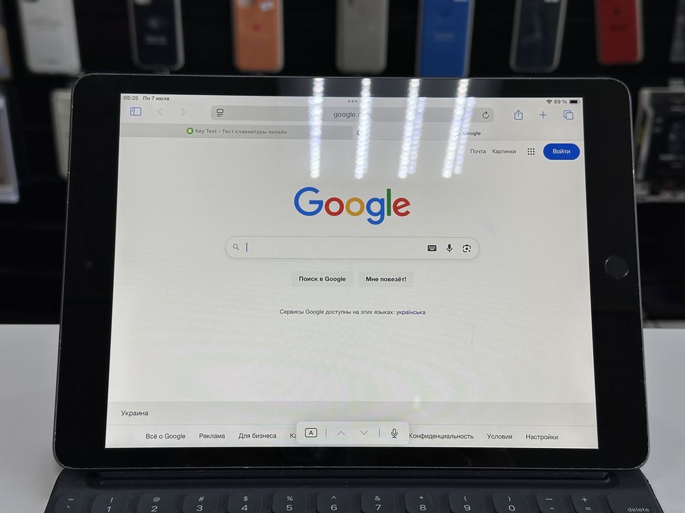 Apple ipad 9 10.2" + apple smart cover клавіатура.