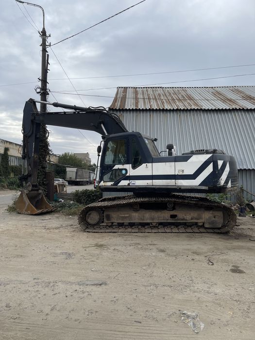 Екскаватор Doosan220