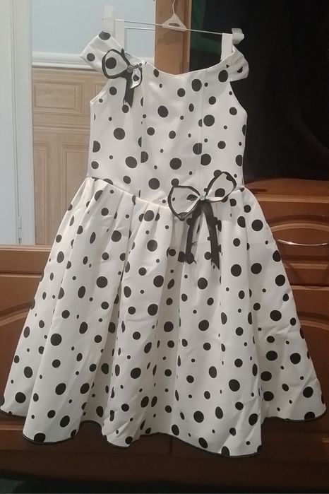 Плаття в горошок