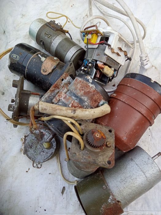 Двигуни на 220в, ДР-1,5, Р на 27в, авіації  27в, Д-25Г, сельсин БД 404