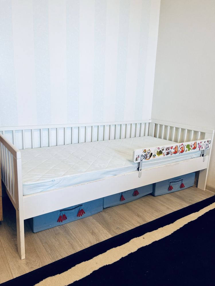 Дитяче ліжко Ikea з матрасом 160х70 см