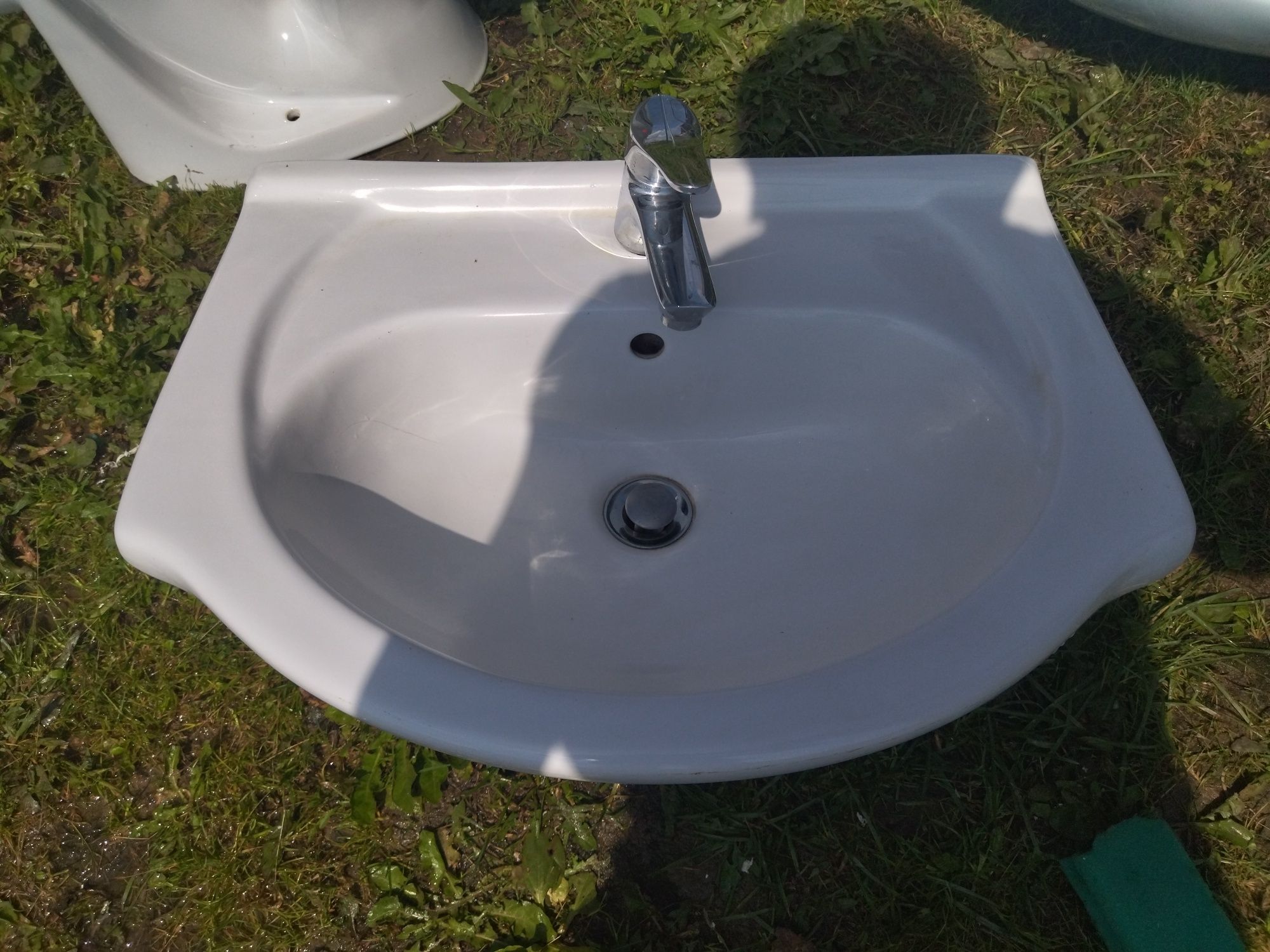 Umywalki ceramiczne