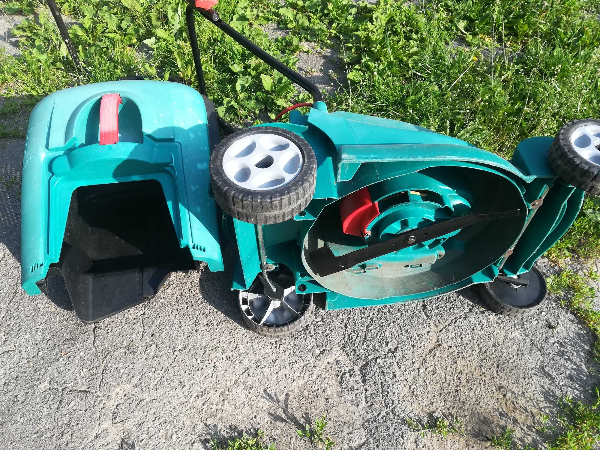 Газонокосарка електрична Bosch Rotac 40