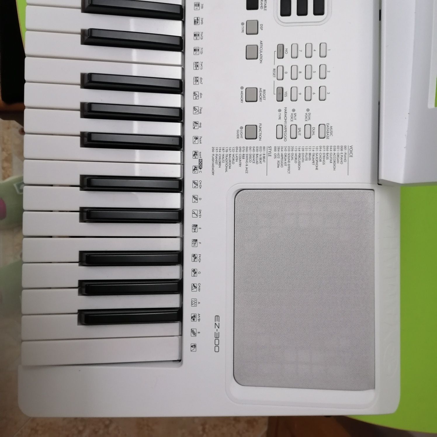 Piano Yamaha ez300