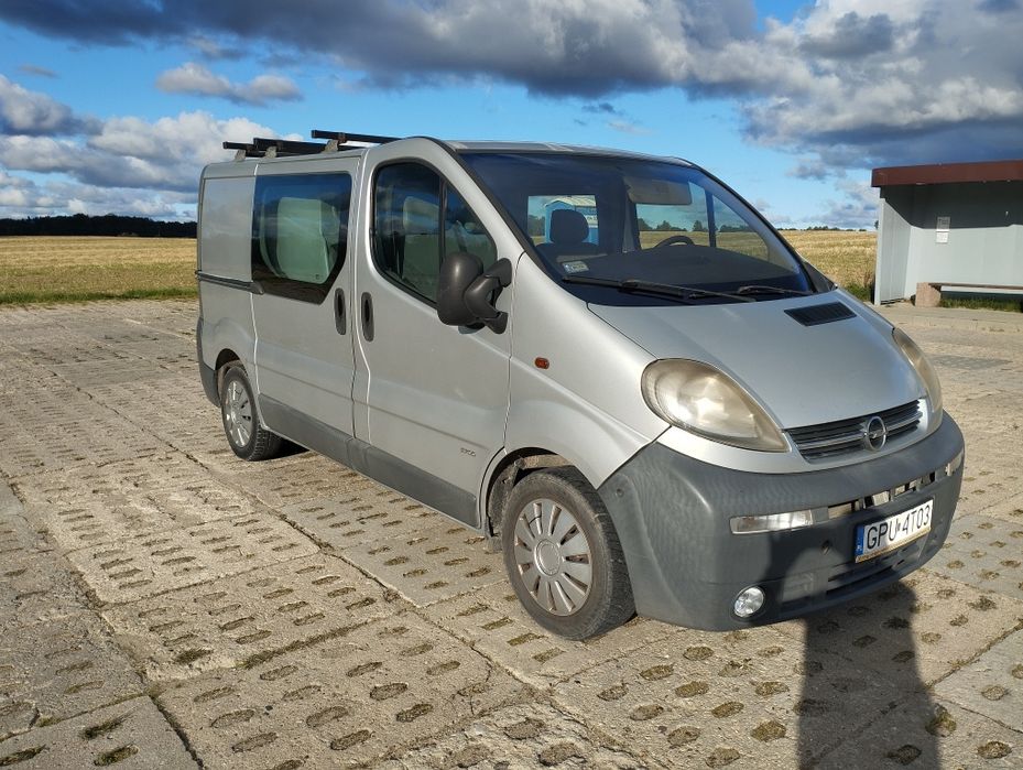 Opel Vivaro 2002/ 1 wlasciciel / 6 osobowy bragadówka zabudowa holende