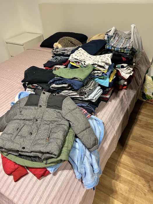 Roupa usada de menino