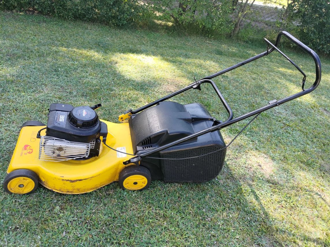 Austriacka kosiarka spalinowa z silnikiem briggs & stratton