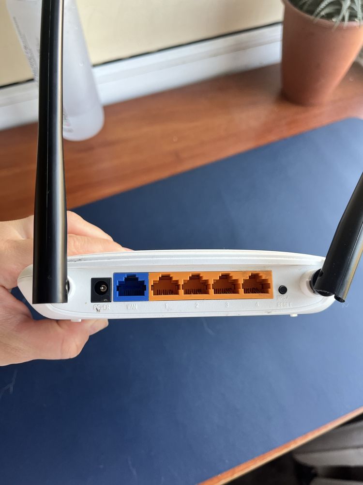 Роутер  Tp -link молель TL-WR841N