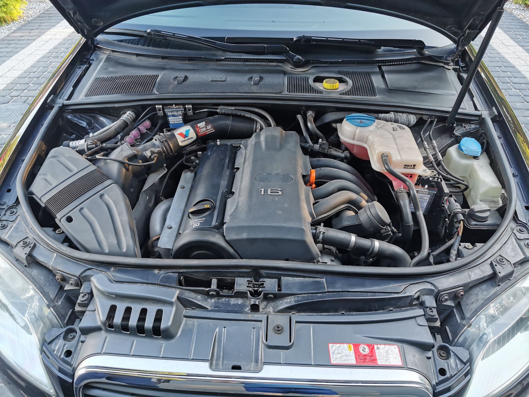 Sprzedam Audi A4 b7, 1.6 mpi, bezwypadkowy i bezkolizyjny