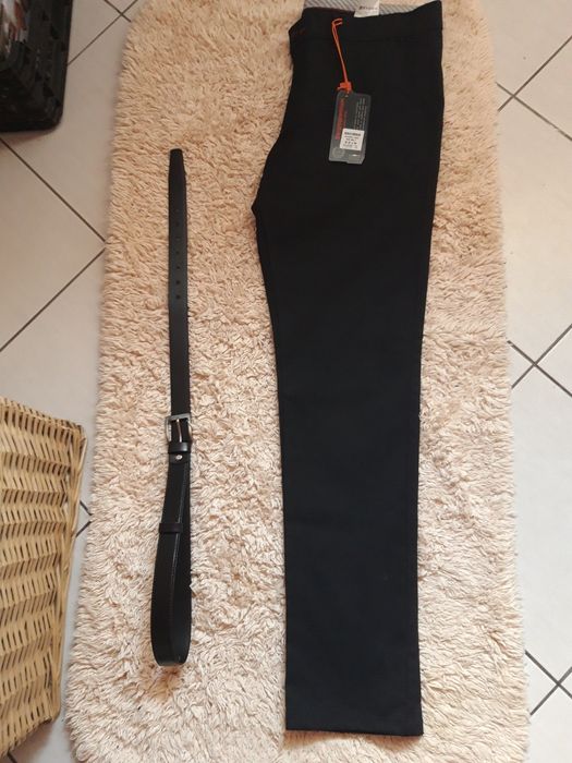 Eleganckie czarne spodnie do garnituru + pasek