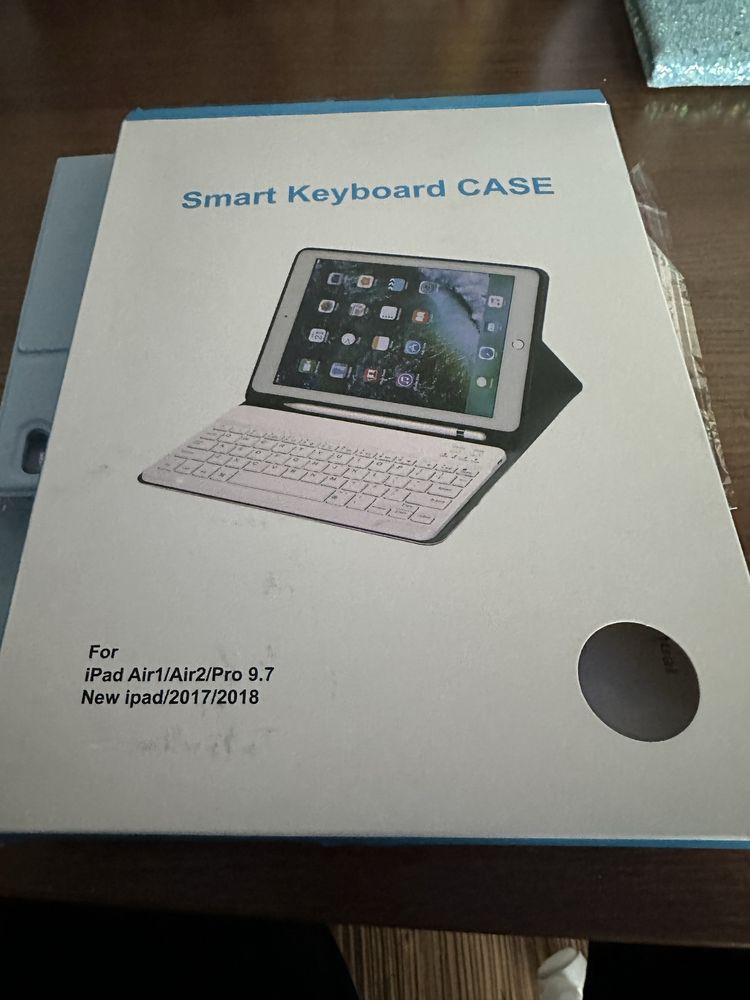 Чохол-клавіатура Tech-Protect Smart Case Keyboard для Apple iPad Air