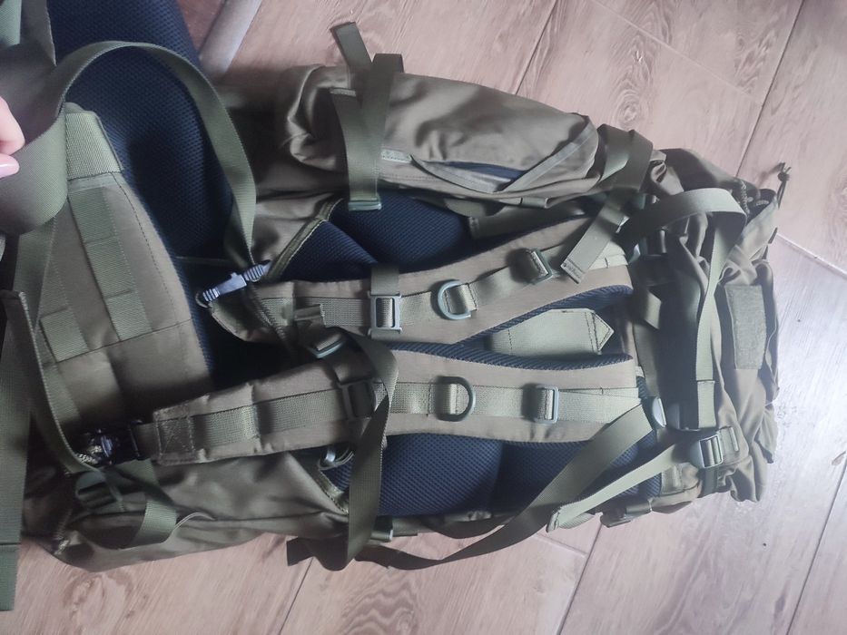 Dwa plecaki, duży górski i mały, zestaw nowy