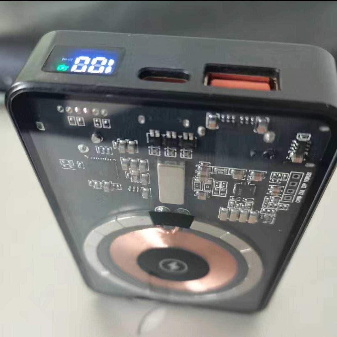 Беспроводной повербанк magSafe для iPhone  20W,Type-C,USB, с  кабелями