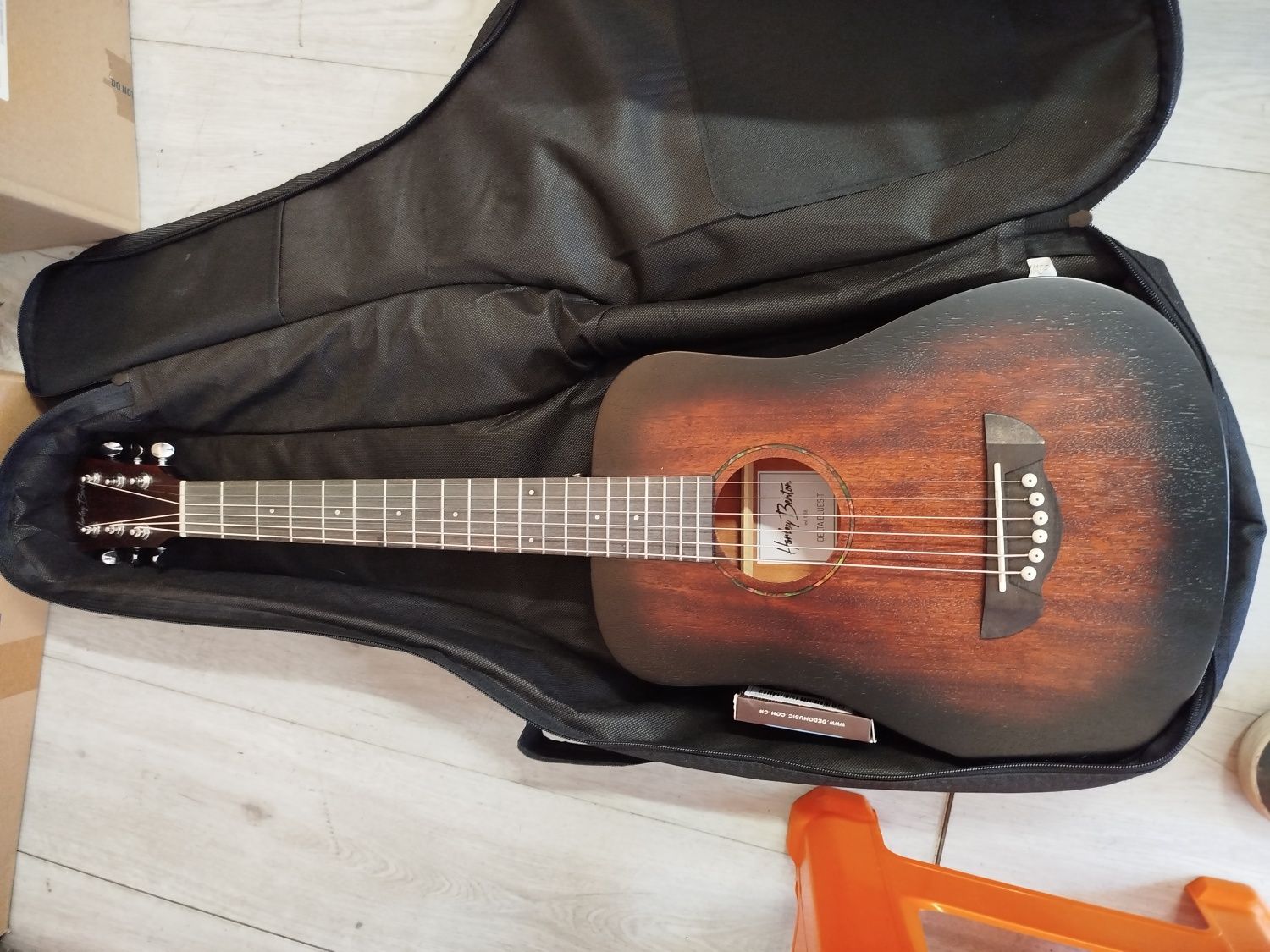 Guitarra acústica Harley benton delta blues (traveleller)