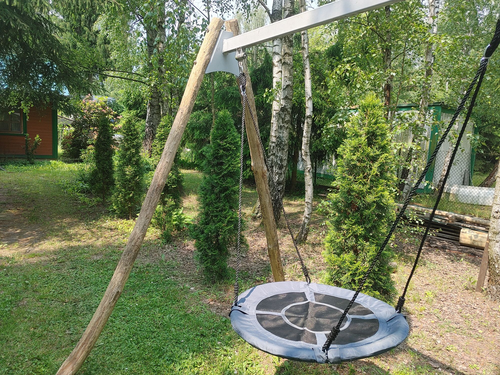 Huśtawka ogrodowa, gniazdo bocianie