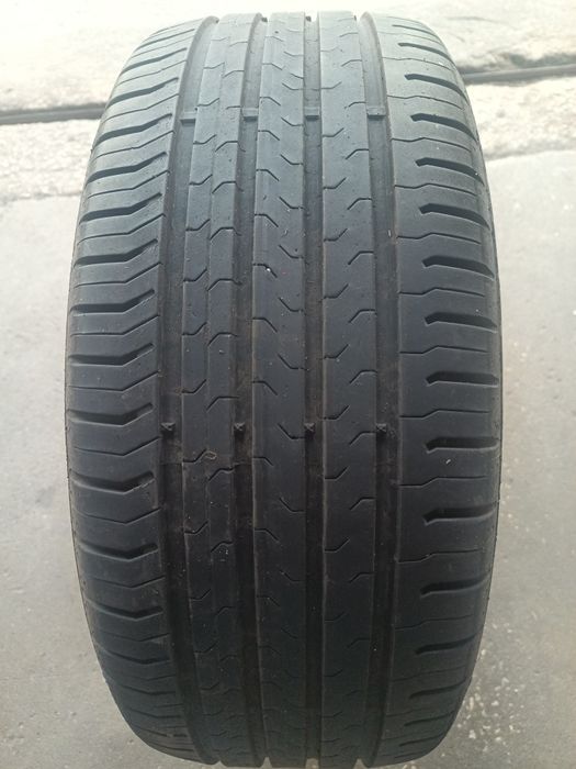 Pneu 225/50R17 Continental quase novo