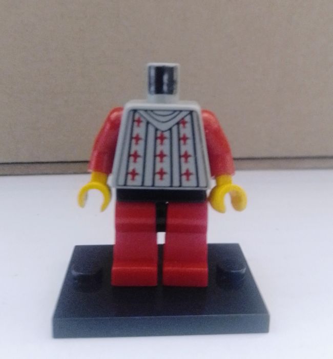 Lego bonecos, torsos e cabeças.20€ tudo.