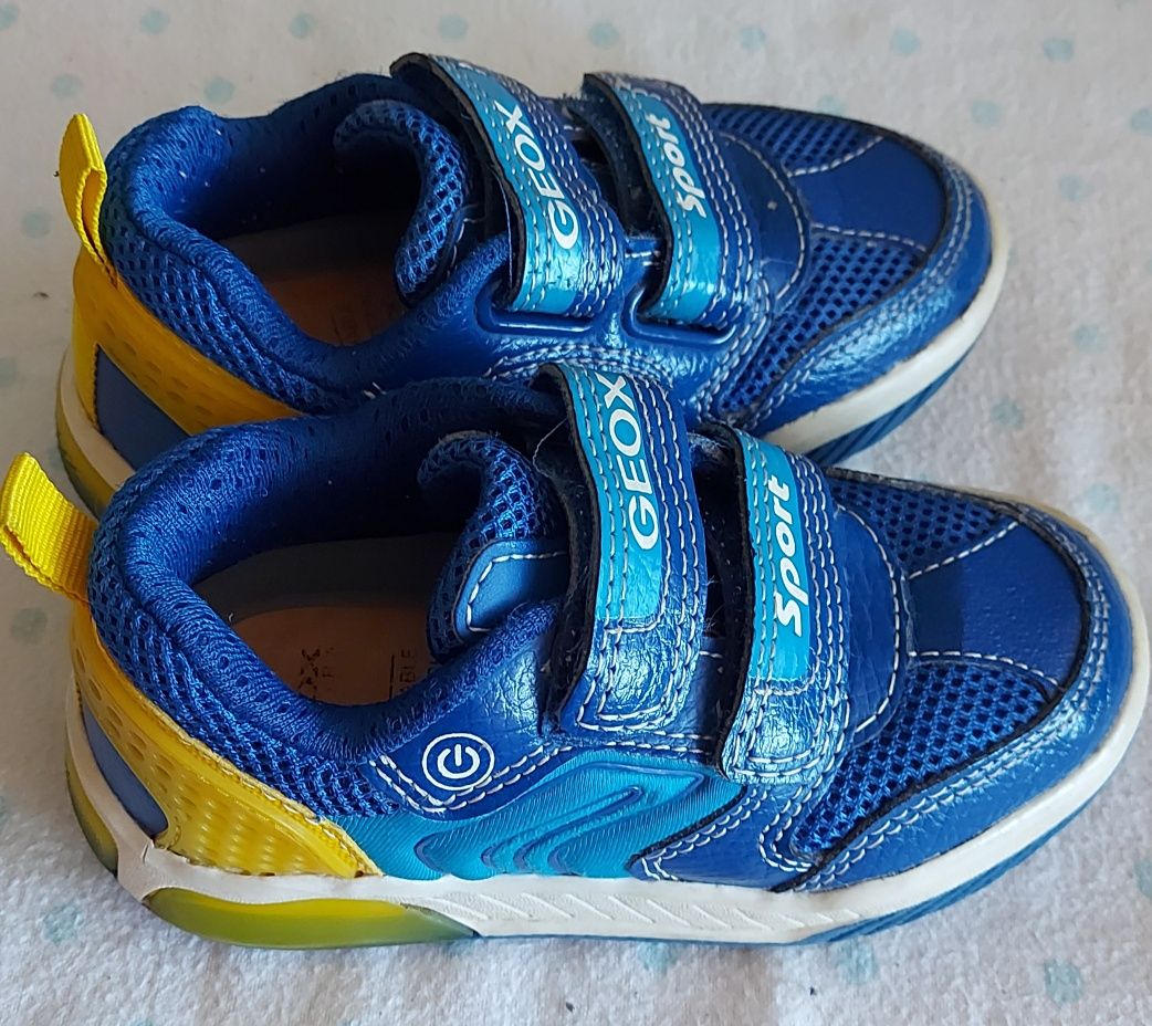 Adidasy Geox roz. 24 świecącą podeszwa