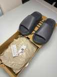 Adidas YeezySlide_Szary "Nowe" Klapki Rozmiar.41