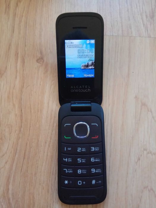 Телефон Alcatel One Touch 1035D 2сім карти/жабка відмінний стан