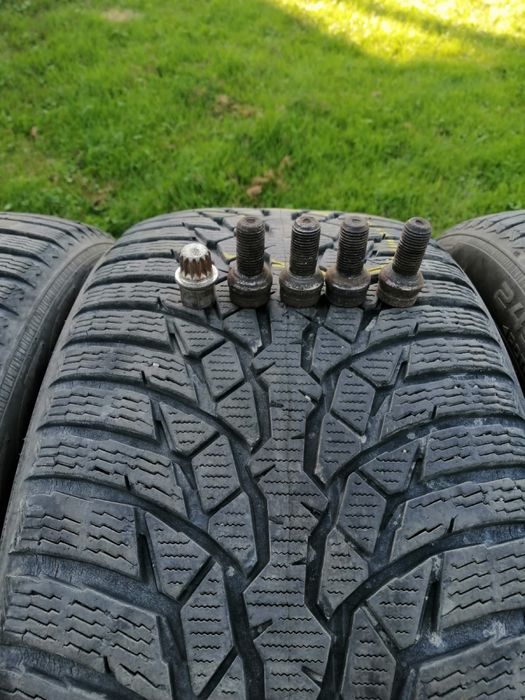 Opony zimowe NOKIAN 245/45 R18