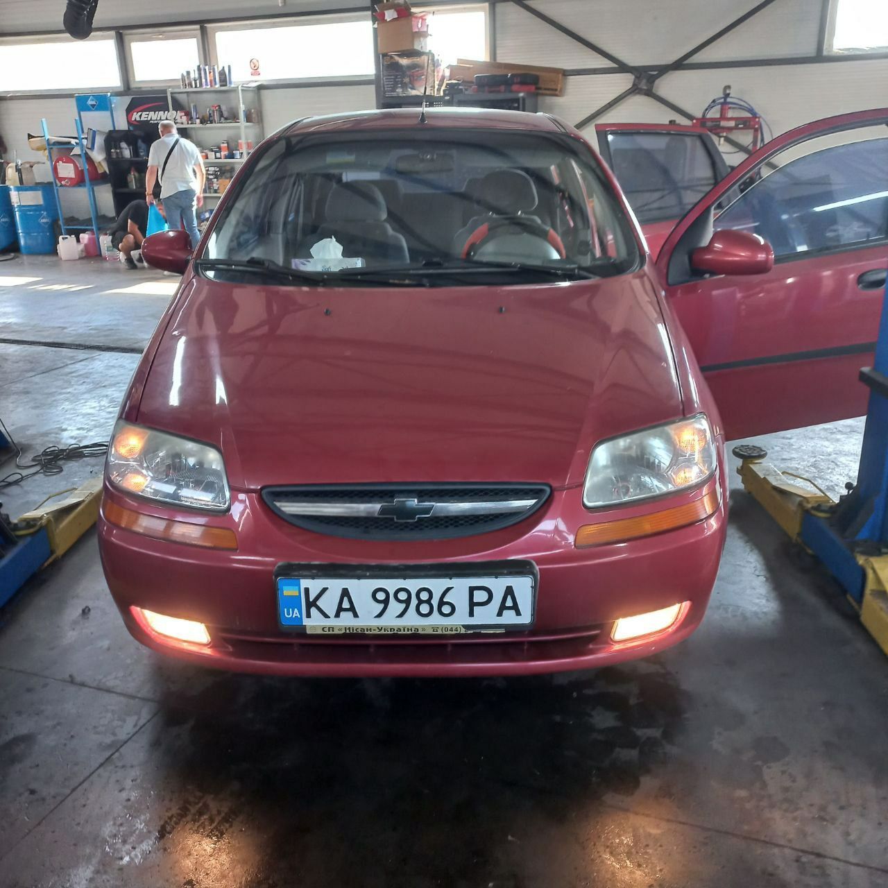 Продам власне авто.Машина на ходу сів поїхав! Не вимагає вкладень!