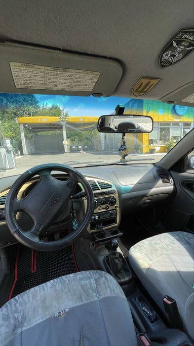 Продам Daewoo Lanos 1,6 -16 клапанів з АБС  максимальна комплектація
