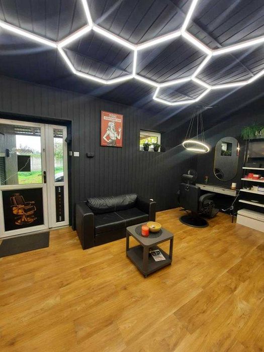 Wynajmę fotel barberski w nowoczesnym salonie z baza klientów 5* books